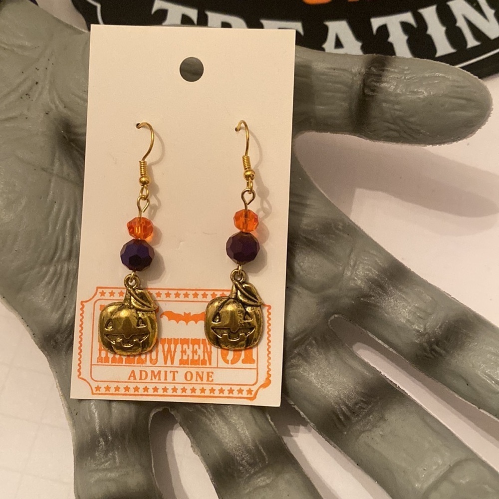 Halloween beaded earrings with charm - Handmade